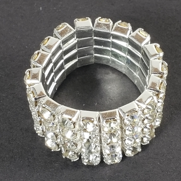 Silver Stretch Ring with Clear Rhinestones – Glamorous Wide Band Bling Jewelry - Picture 7 of 11